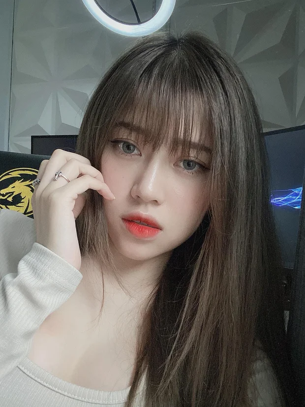 Đôi nét về CEO tài năng Thủy Tiên